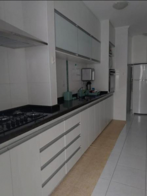Duplex Ubatuba Praia Grande condominio com piscina e salao de jogos